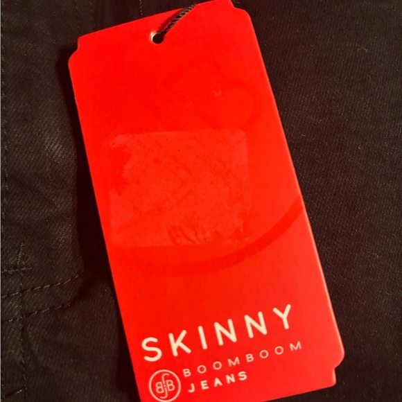 NWT Boom Boom Jeans Mid-Rise Crop Black Embroidered Flower Design Size 7 - Picture 7 of 10